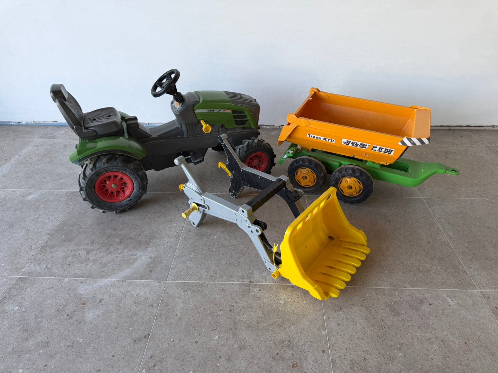 Traptractor Fendt 211 met schop en kar, Ophalen, Zo goed als nieuw