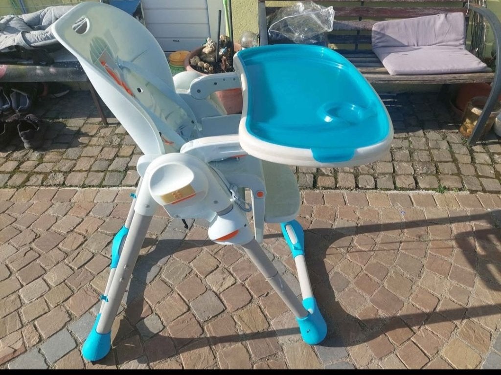 Prix 10 euro Chaise haute pour enfants, Enlèvement