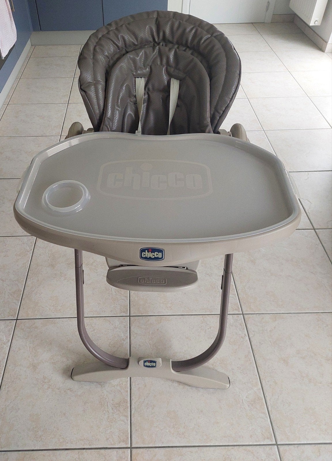 Eetstoel Chicco Polly magic, Kinderen en Baby's, Kinderstoelen, Ophalen, Gebruikt, Inklapstoel, Gordel(s)
