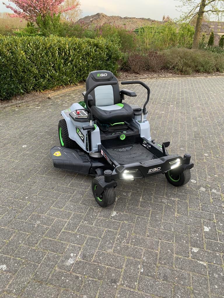 Electrische Zitmaaier EGO ZT4200E-L, Tuin en Terras, Zitmaaiers, Ophalen, Zo goed als nieuw
