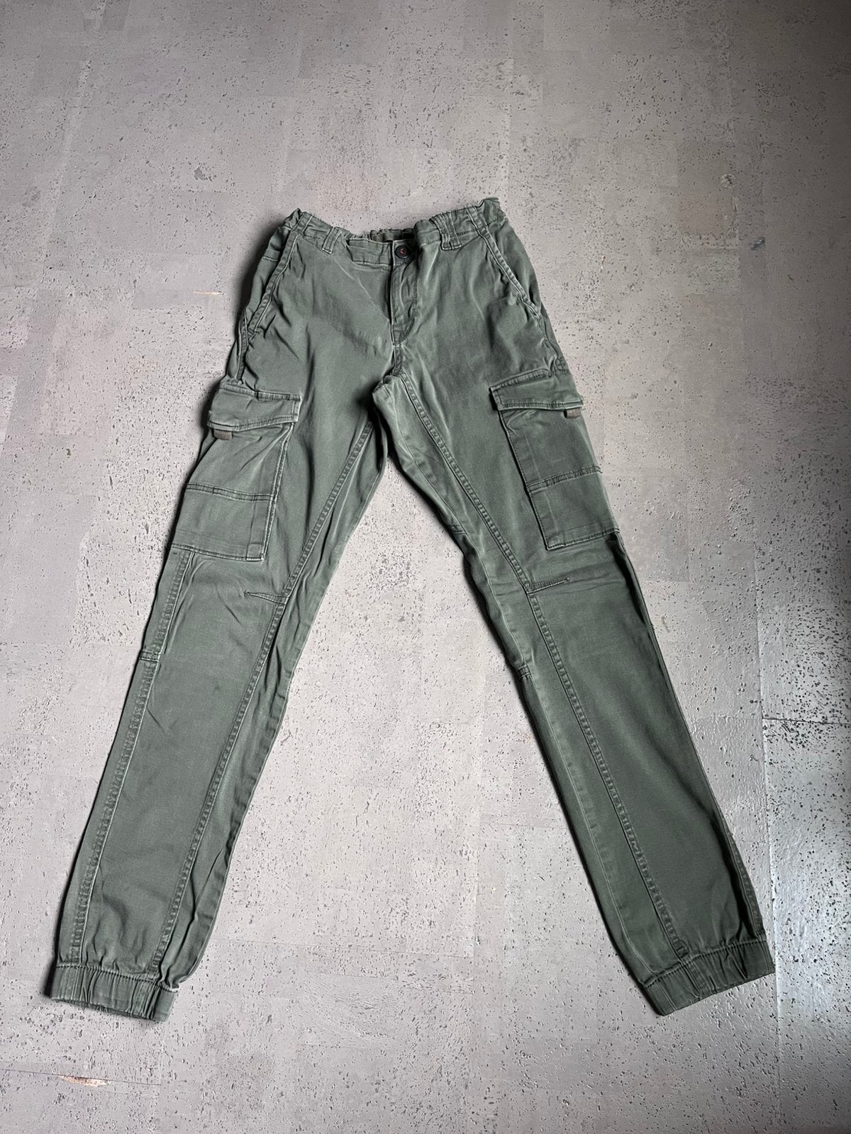 Kakigroene cargobroek Jack and Jones maat 14 jaar, Ophalen of Verzenden, Gebruikt, Jongen of Meisje, Broek