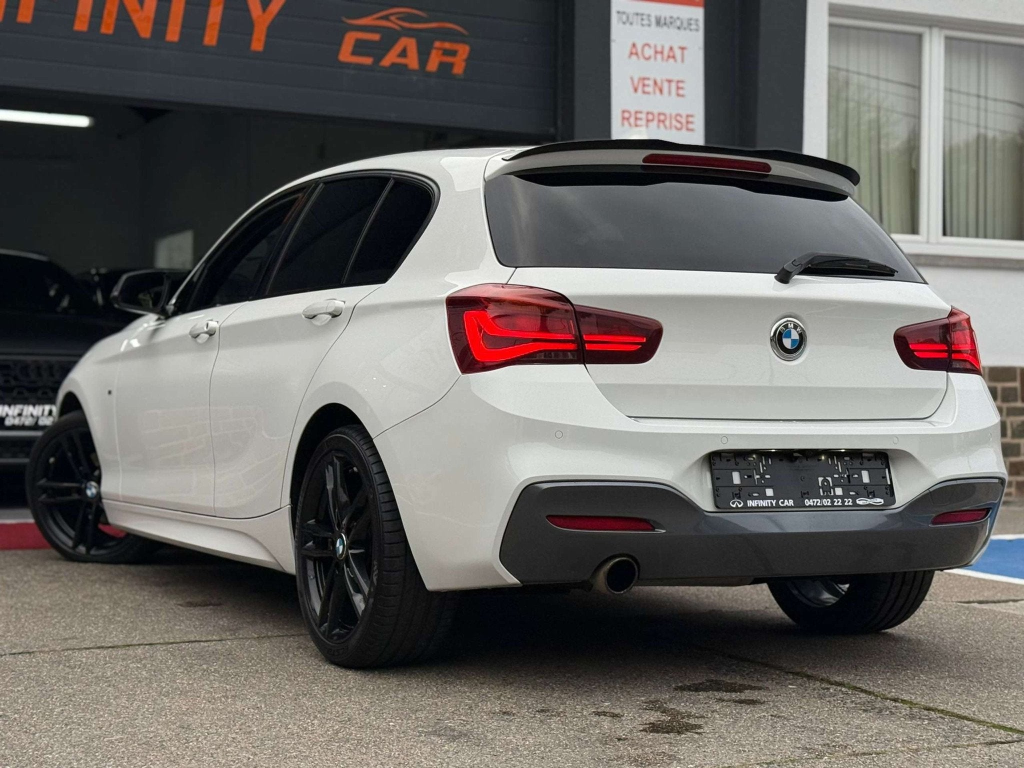 BMW 1 Serie 116 116i Edition PACK M (bj 2018), Alcantara, Wit, 5 deurs, 3 cilinders