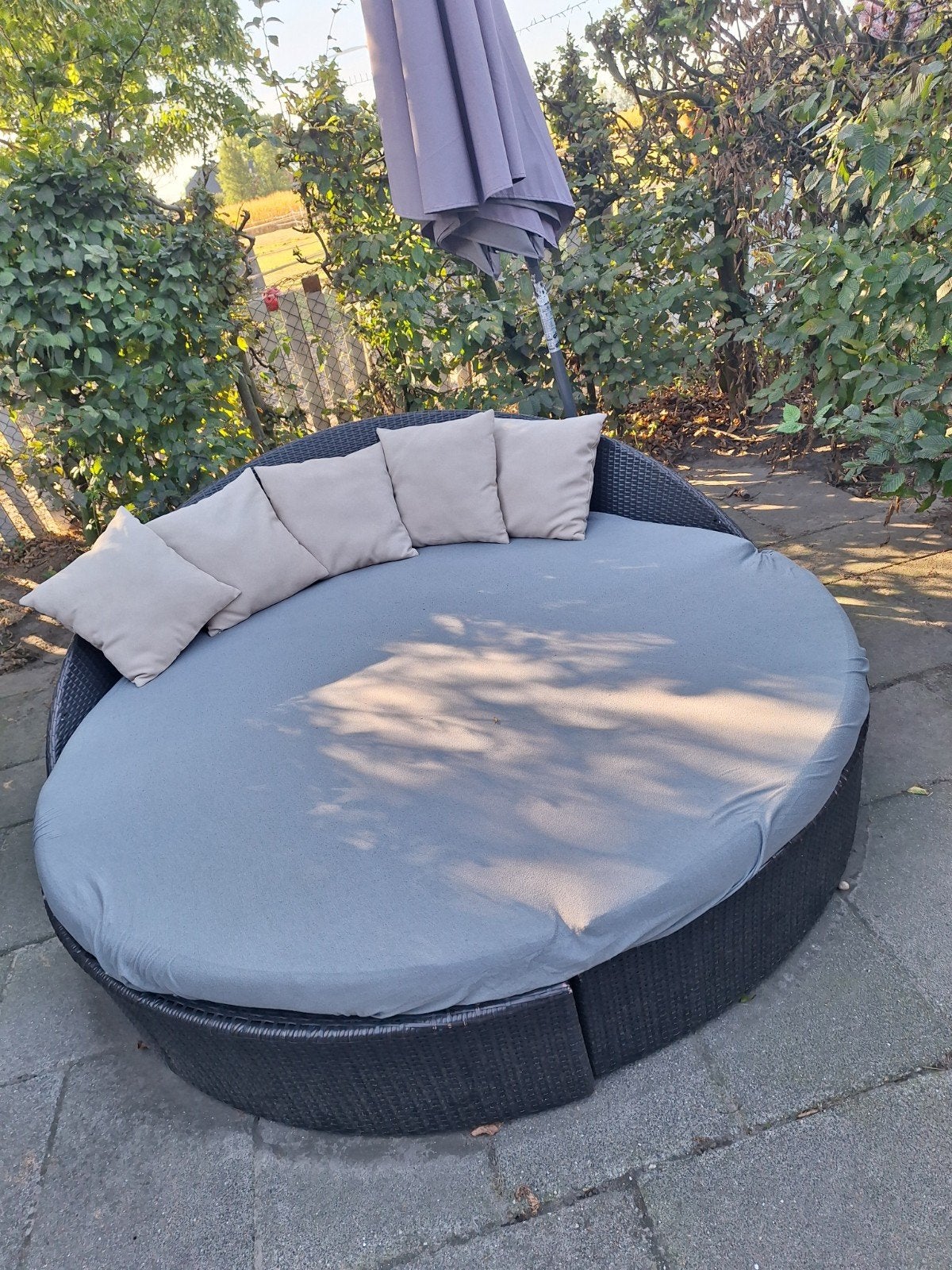 tuinbed met kussens  in goede staat.., Ophalen