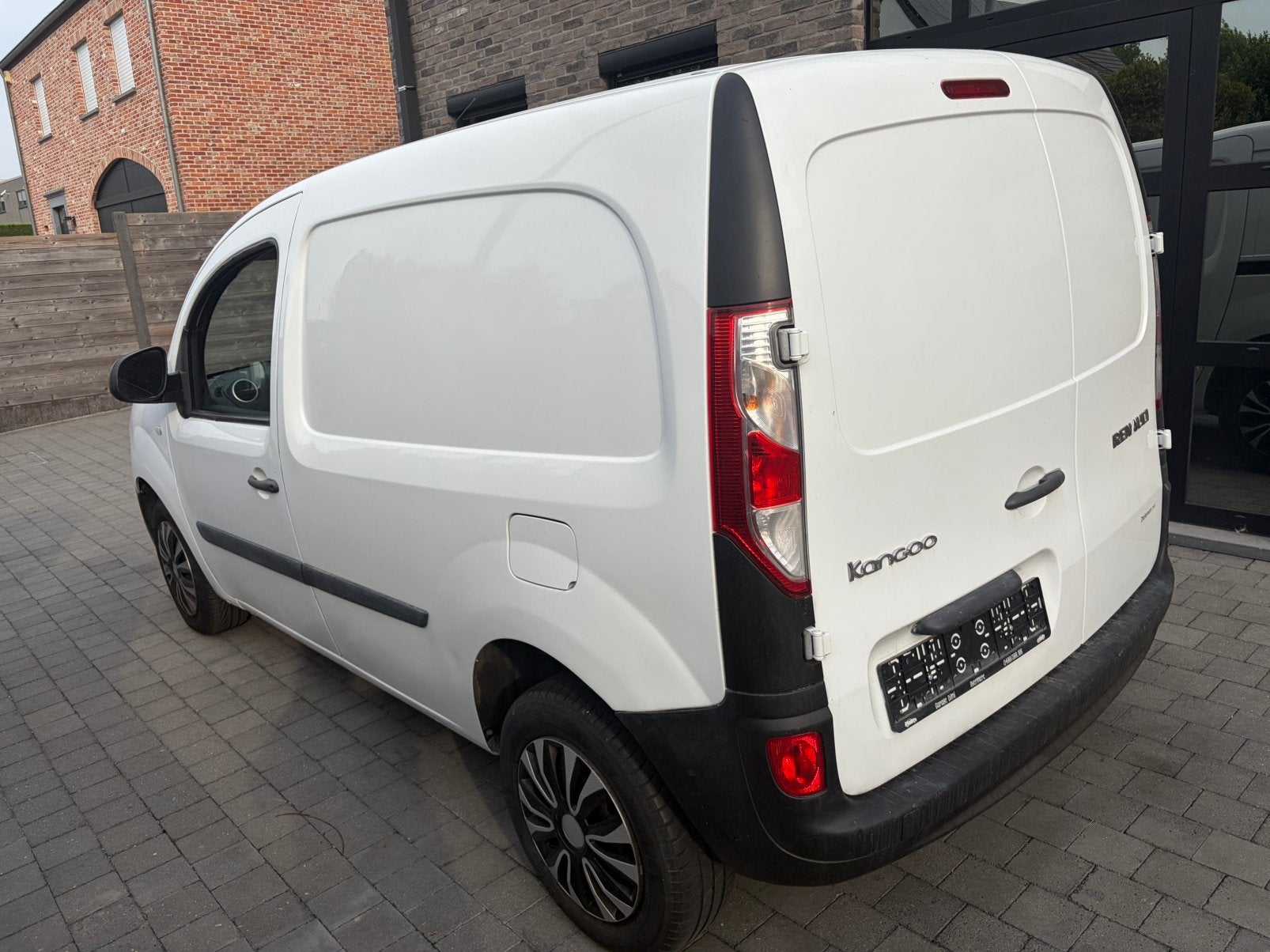 Renault kangoo 1.5dci blanco gekeurd euro 6b, Auto's, Bestelwagens en Lichte vracht, Voorwielaandrijving, Stof, Euro 6, Renault