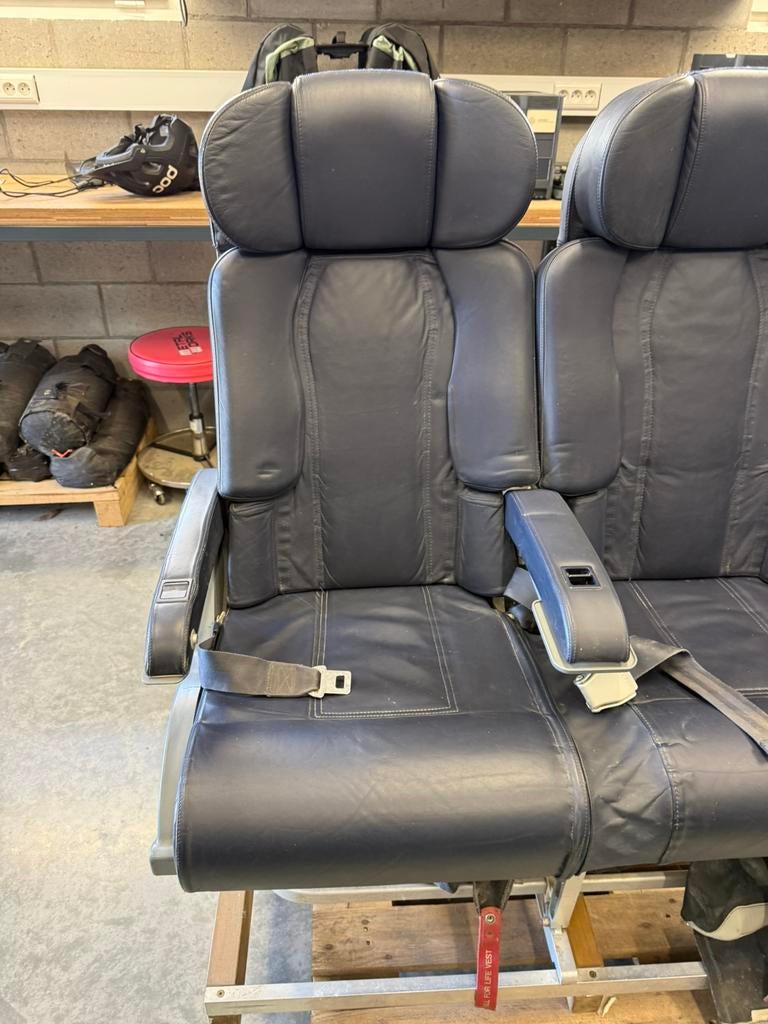 Vliegtuigzetels Business Brussels airlines, Huis en Inrichting, Ophalen, Gebruikt, Driepersoons, Leer