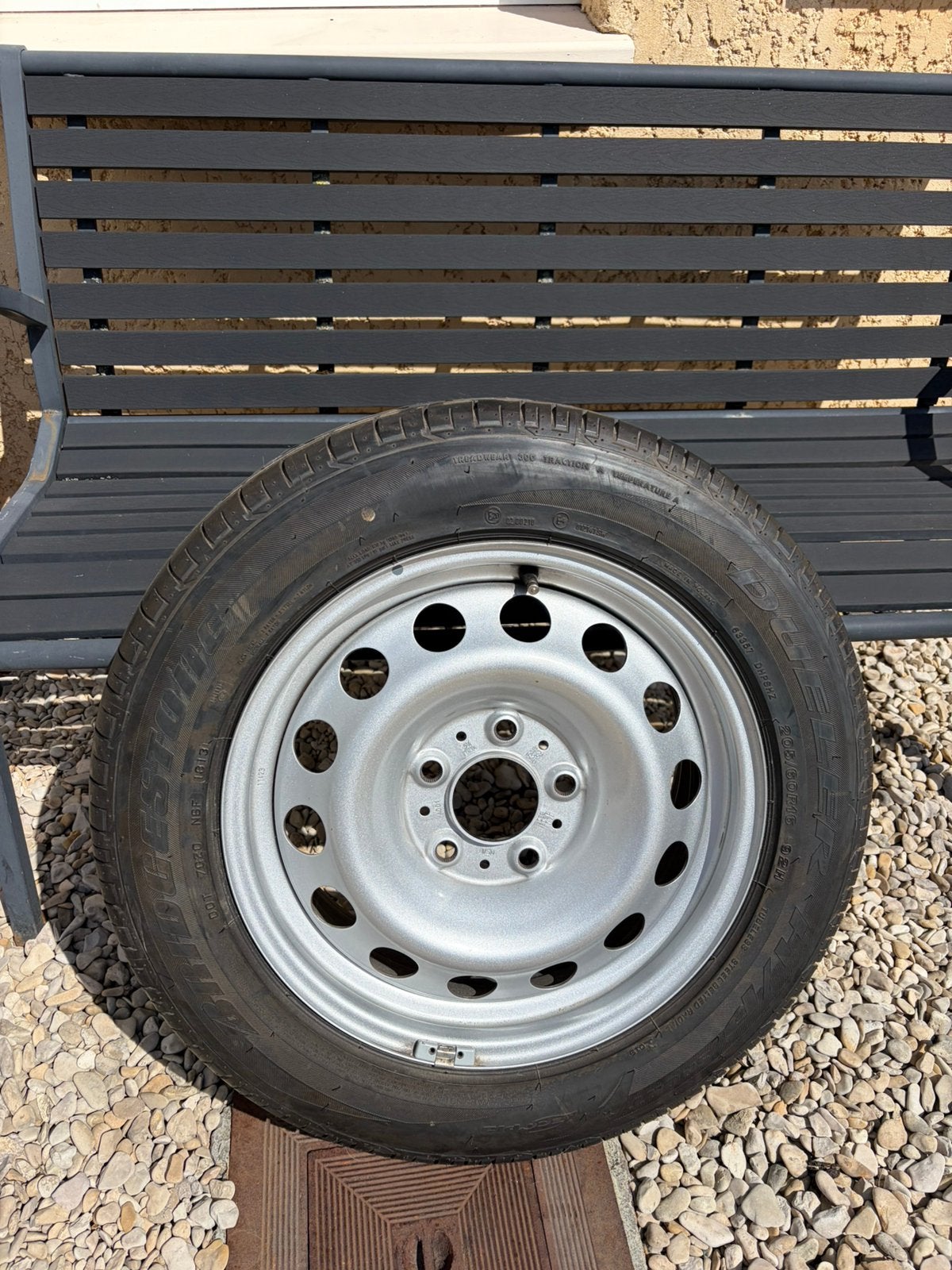 Roue neuve 205/60 r16, Autos : Pièces & Accessoires, Enlèvement ou Envoi