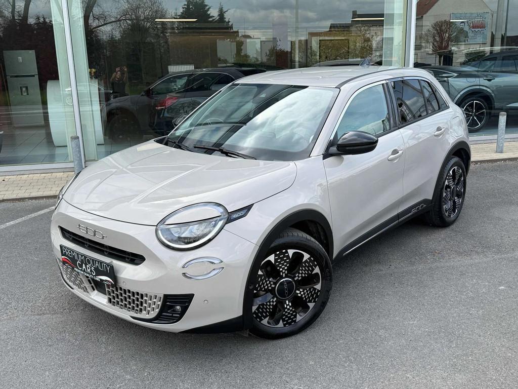 Fiat 600 Hybrid La Prima / ZETELVERWRM / KEYLESS / CARPLAY, Auto's, Automaat, Gebruikt, Beige, 1199 cc