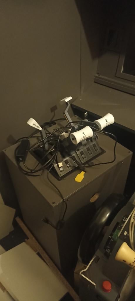 2 Saitek throttle quadrant, Computers en Software, Joysticks, Ophalen of Verzenden, Gebruikt, Logitech