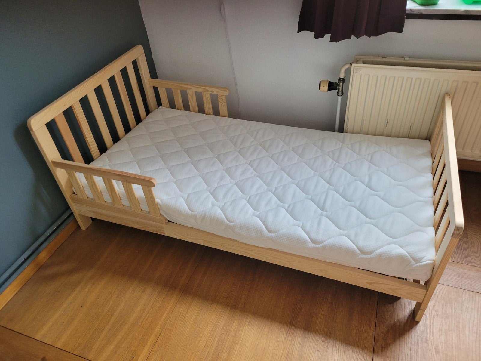 peuterbed met matras, Ophalen, 70 tot 85 cm, 140 tot 160 cm, Zo goed als nieuw