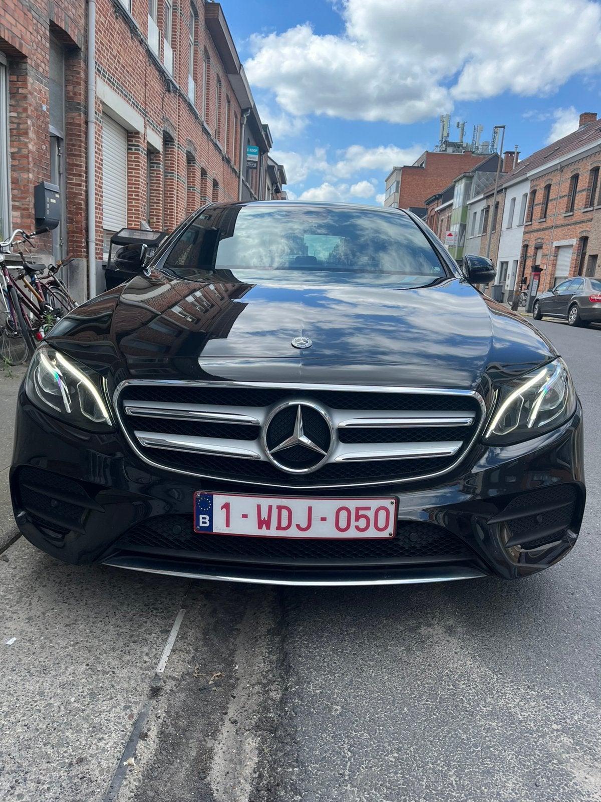 Mercedes E220 AMG Line, Autos, Achat, 143 kW, Noir, Automatique