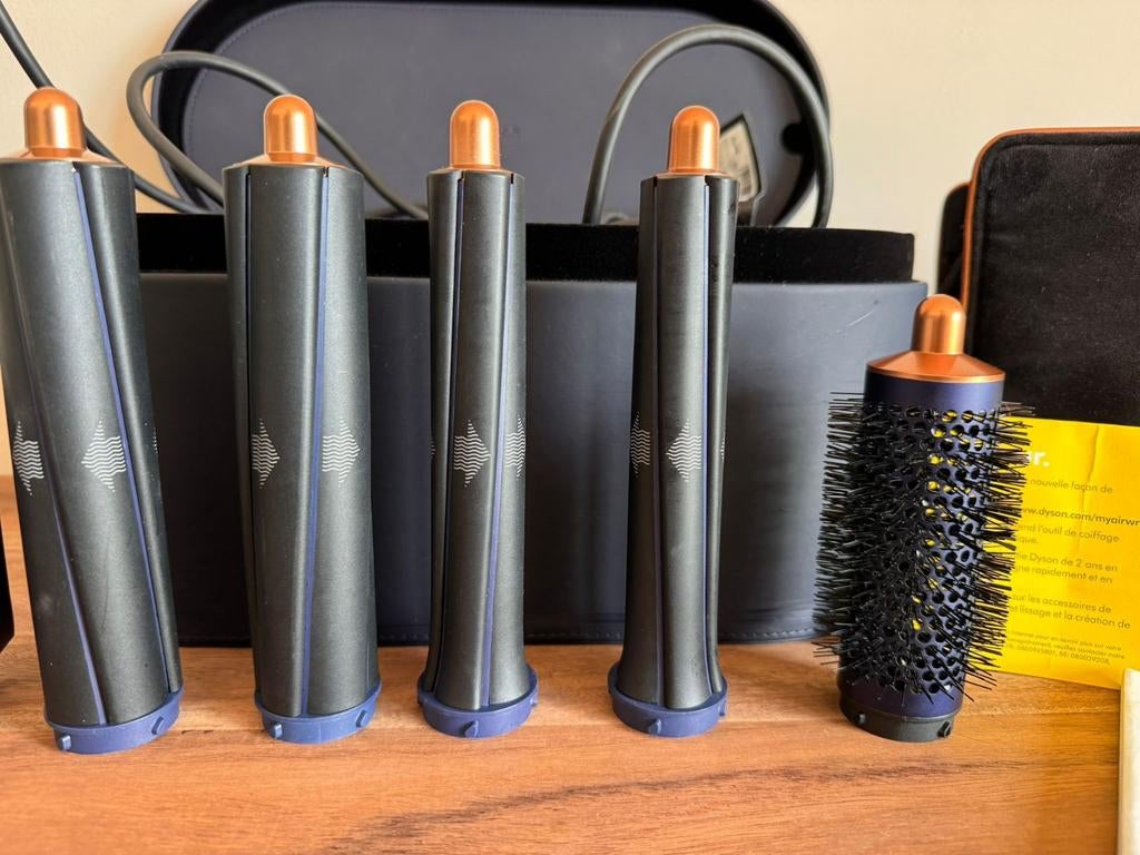Dyson, Enlèvement