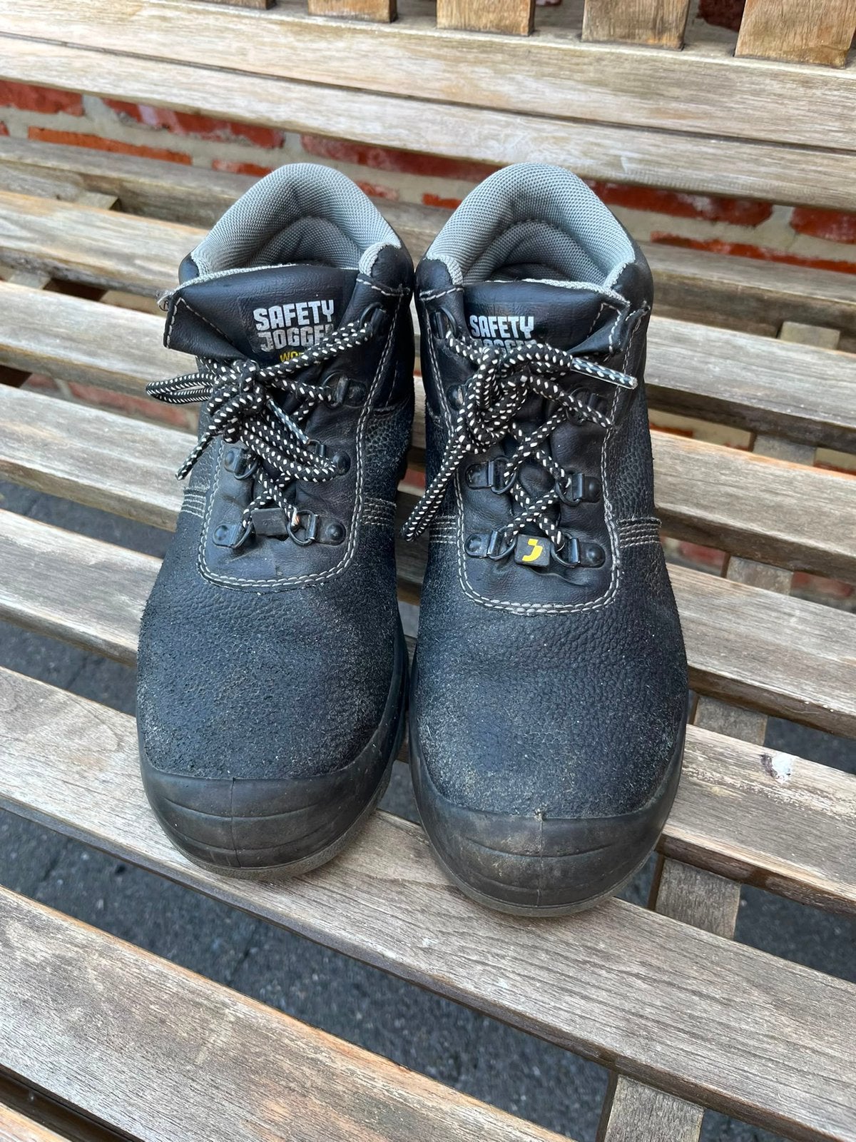 Veiligheidsschoenen - merk Safety Jogger - maat 38, Doe-het-zelf en Bouw, Ophalen, Zo goed als nieuw