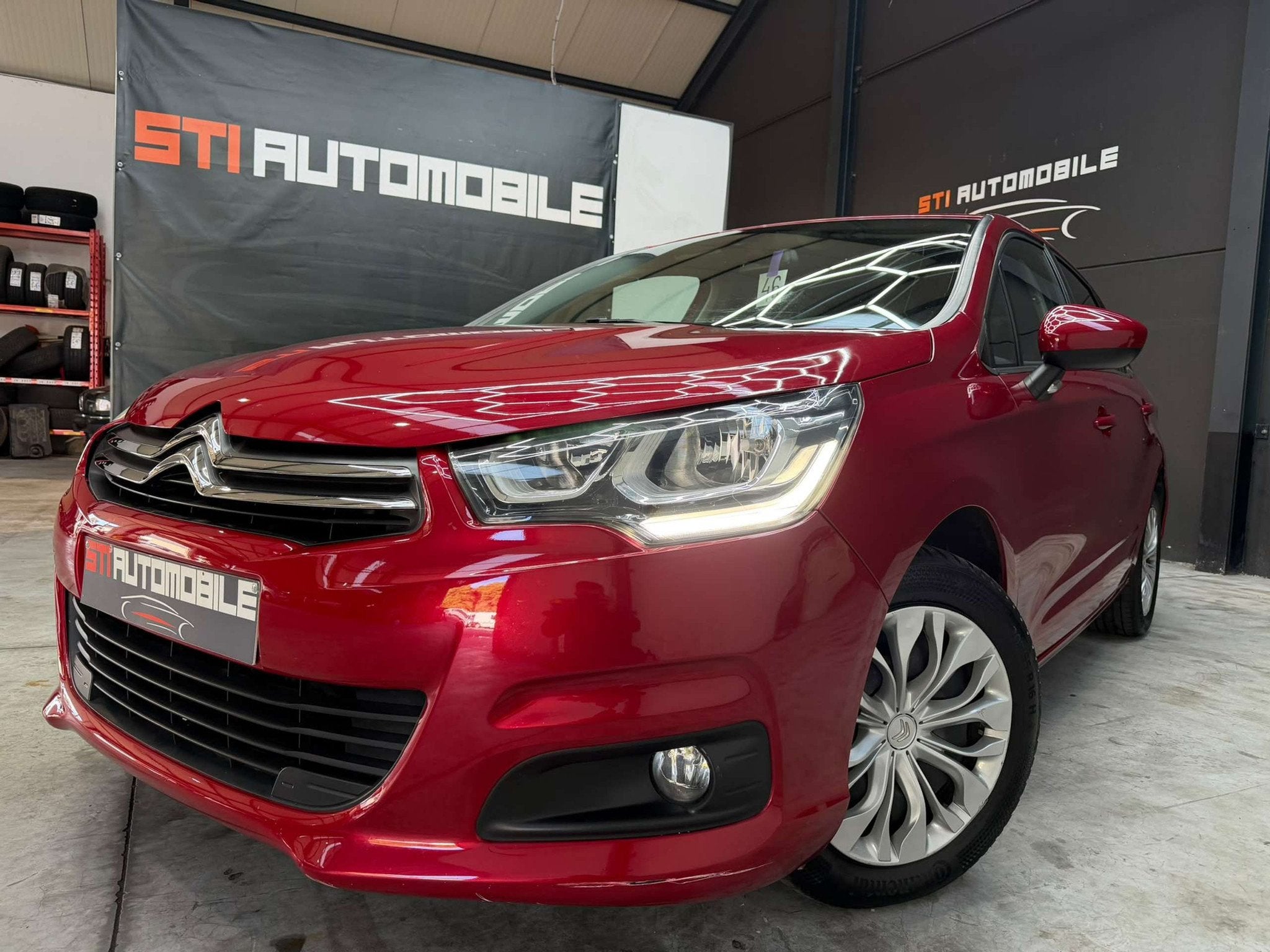 Citroën C4 * GARANTIE 12 MOIS * (bj 2017), Auto's, Stof, Gebruikt, 1199 cc, Bedrijf