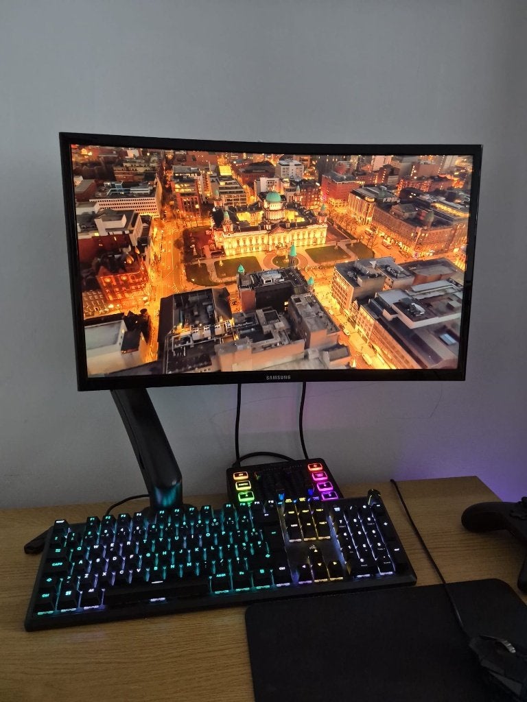 Samsung Generic Monitor C24F390, Ophalen, Zo goed als nieuw