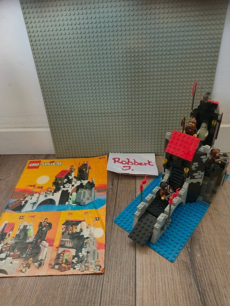 LEGO 6075 Wolfpack tower compleet, Kinderen en Baby's, Gebruikt, Lego, Ophalen of Verzenden, Inclusief instructies