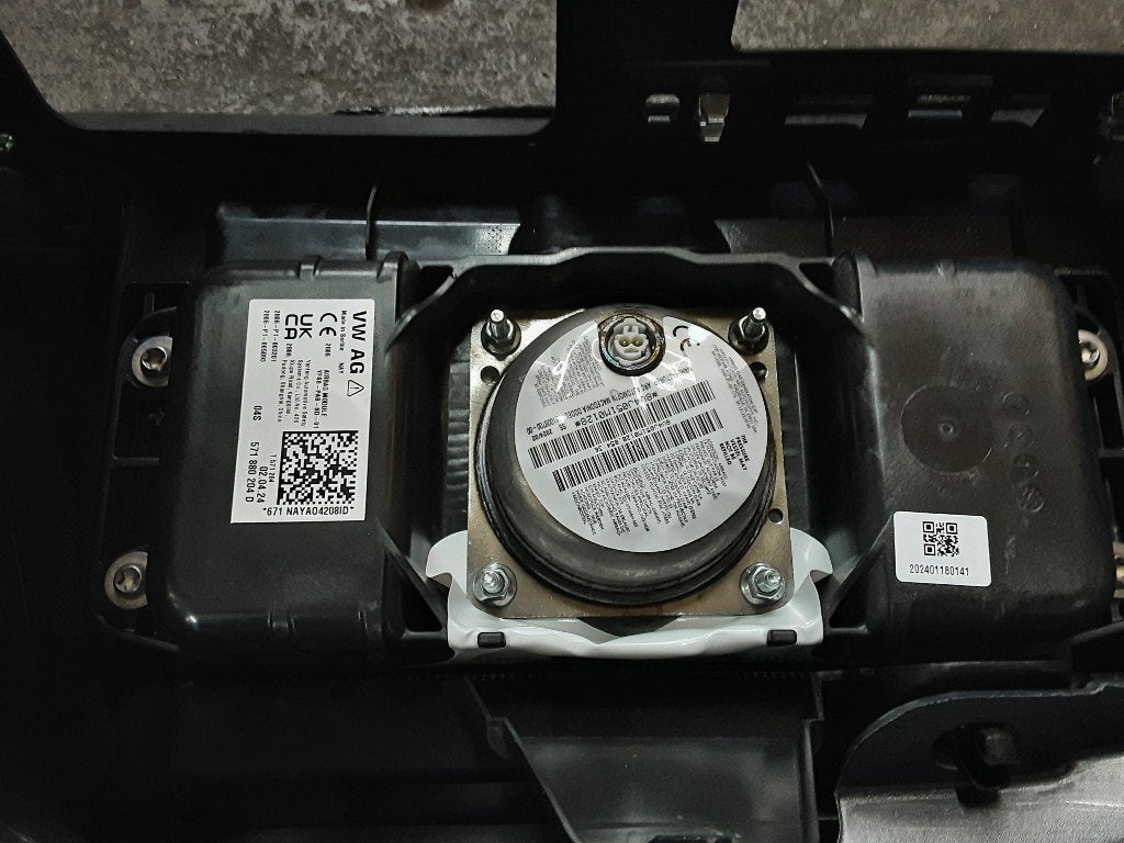 AIRBAG PASSAGER Volkswagen Tiguan (CT1) (571880204D), Volkswagen, Mevr. I. Hauben, Utilisé, Rue de l'Espoir 34 34
4030  GRIVEGNÉE, BE