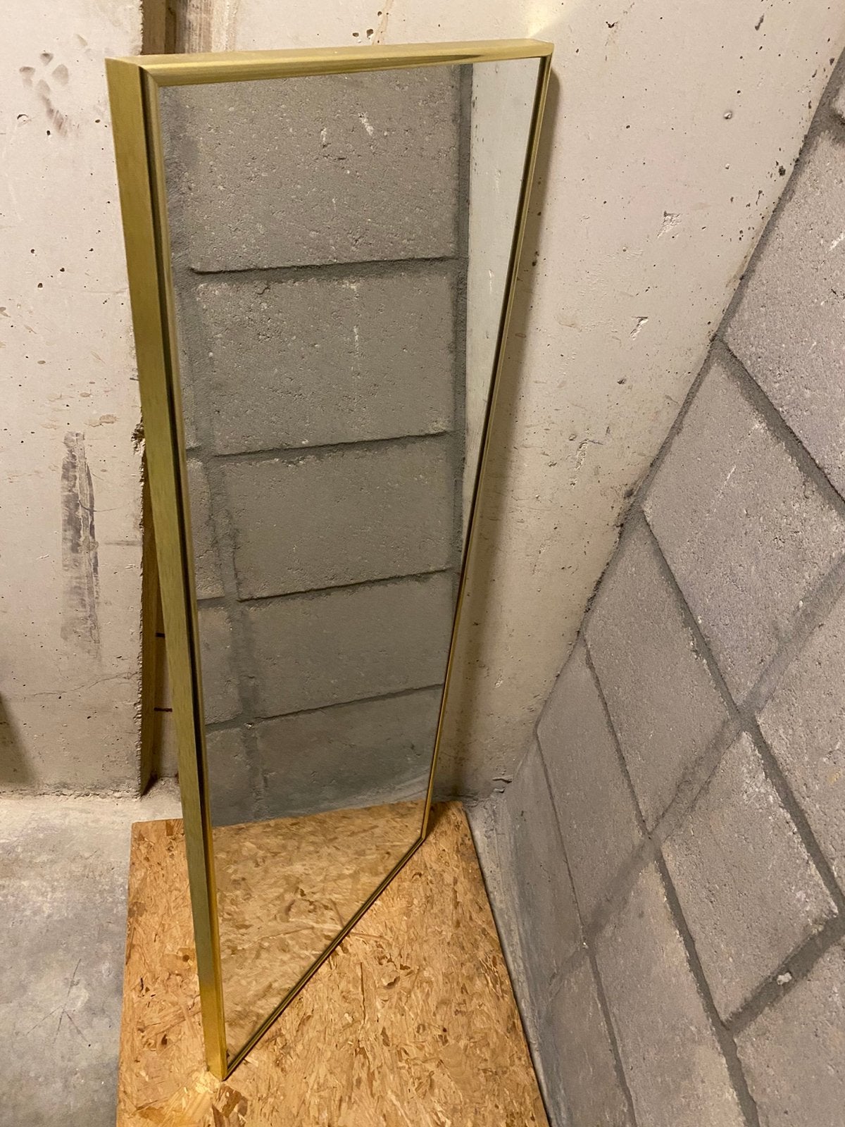 Spiegel 100 x 40 cm – Aluminium vergulde kader – Mooie staat, Ophalen, Minder dan 50 cm, 100 tot 150 cm, Zo goed als nieuw