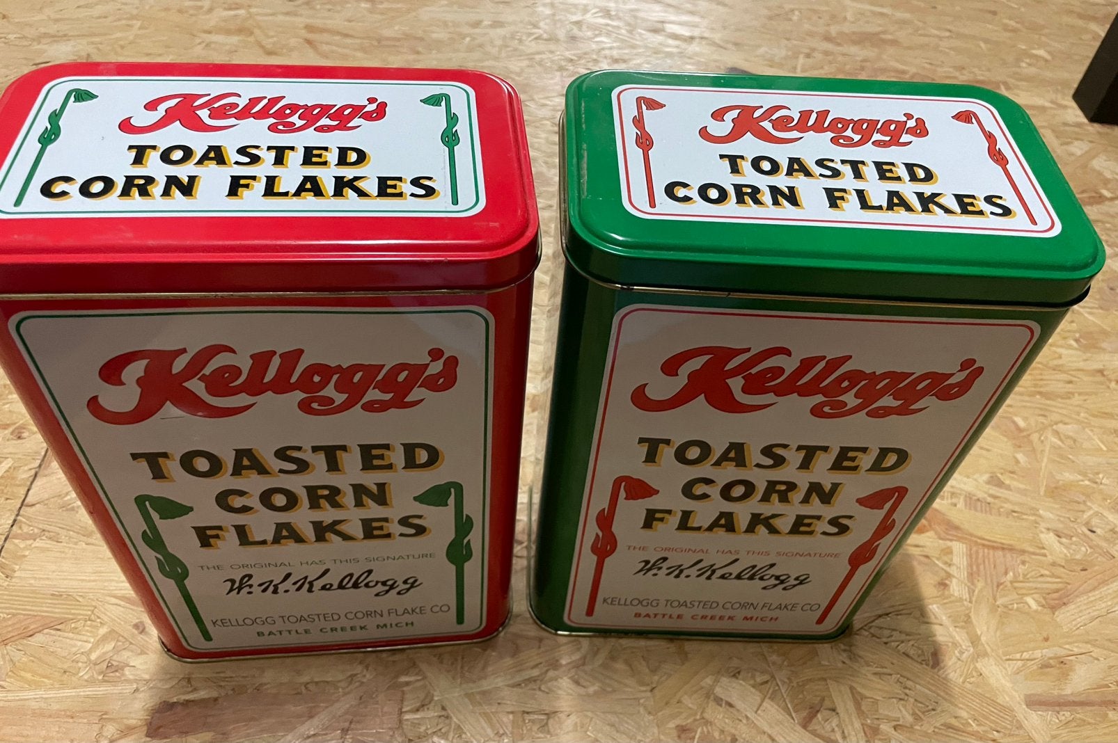 2 vintage metalen doosjes Kellogg's Corn Flakes, 1998, Verzamelen, Ophalen of Verzenden, Zo goed als nieuw, Overige, Overige merken