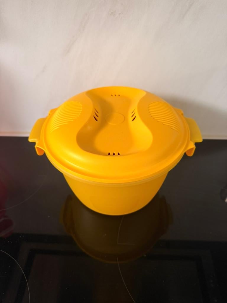 Tupperware graan & rijst koker 2,2 liter, Enlèvement ou Envoi, Comme neuf, Jaune, Récipient ou Bol