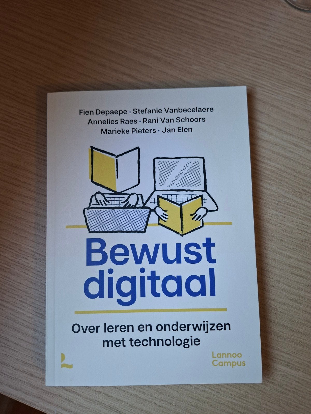 Handboek Bewust digitaal, Boeken, Ophalen of Verzenden, Zo goed als nieuw, Fien Depaepe; Stefanie Vanbecelaere; Annelies Raes; Rani Van ...