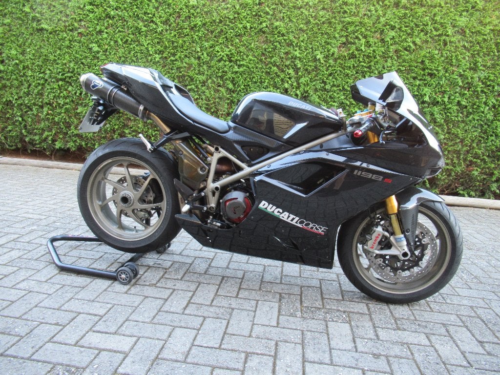 1198s nieuwe staat bj2009 word verkocht wegens sterfgeval, Motoren, 2 cilinders, 1098 cc, Occasion, Motorrijbewijs A