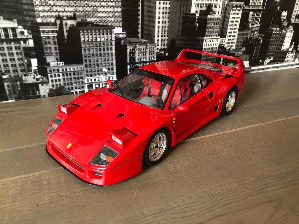 Pocher Ferrari F40 schaal 1-8 in zeer goede staat., Enlèvement, Comme neuf, 1:5 à 1:8, Voiture
