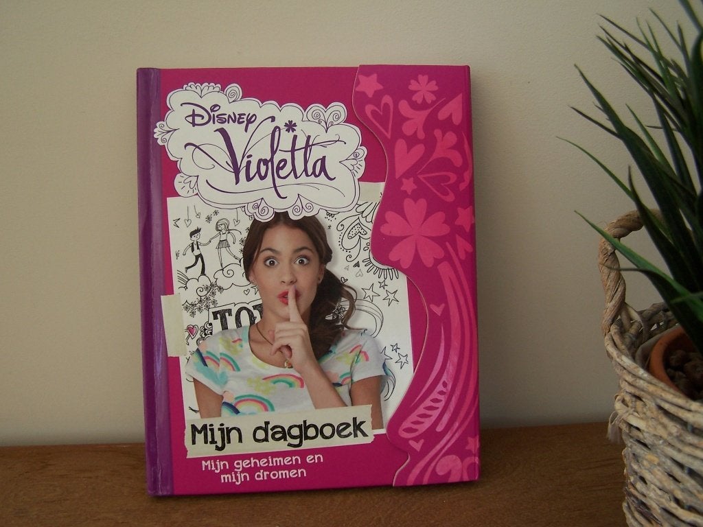 Violetta dagboek (hardcover) + CD – als nieuw, Ophalen of Verzenden, Zo goed als nieuw, Disney