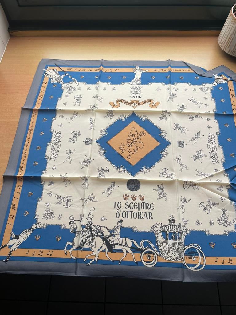 Tintin foulard sceptre en soie, Enlèvement
