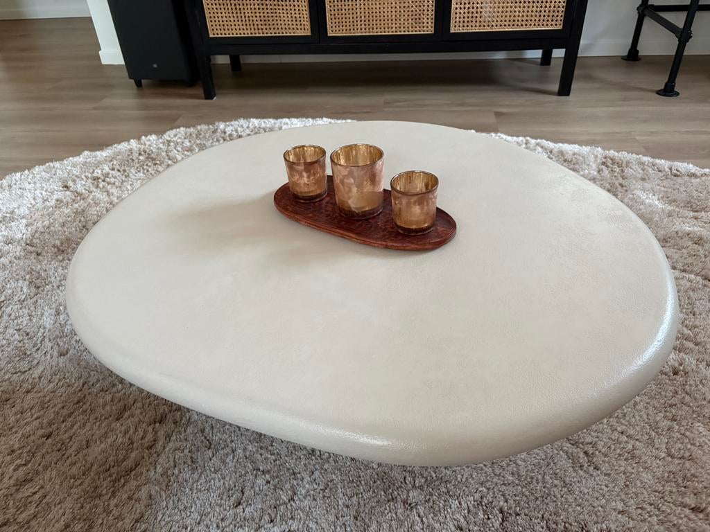 artisano kiezelvormig salontafel claylime moonglade, Huis en Inrichting, Tafels | Salontafels, Ophalen, Zo goed als nieuw