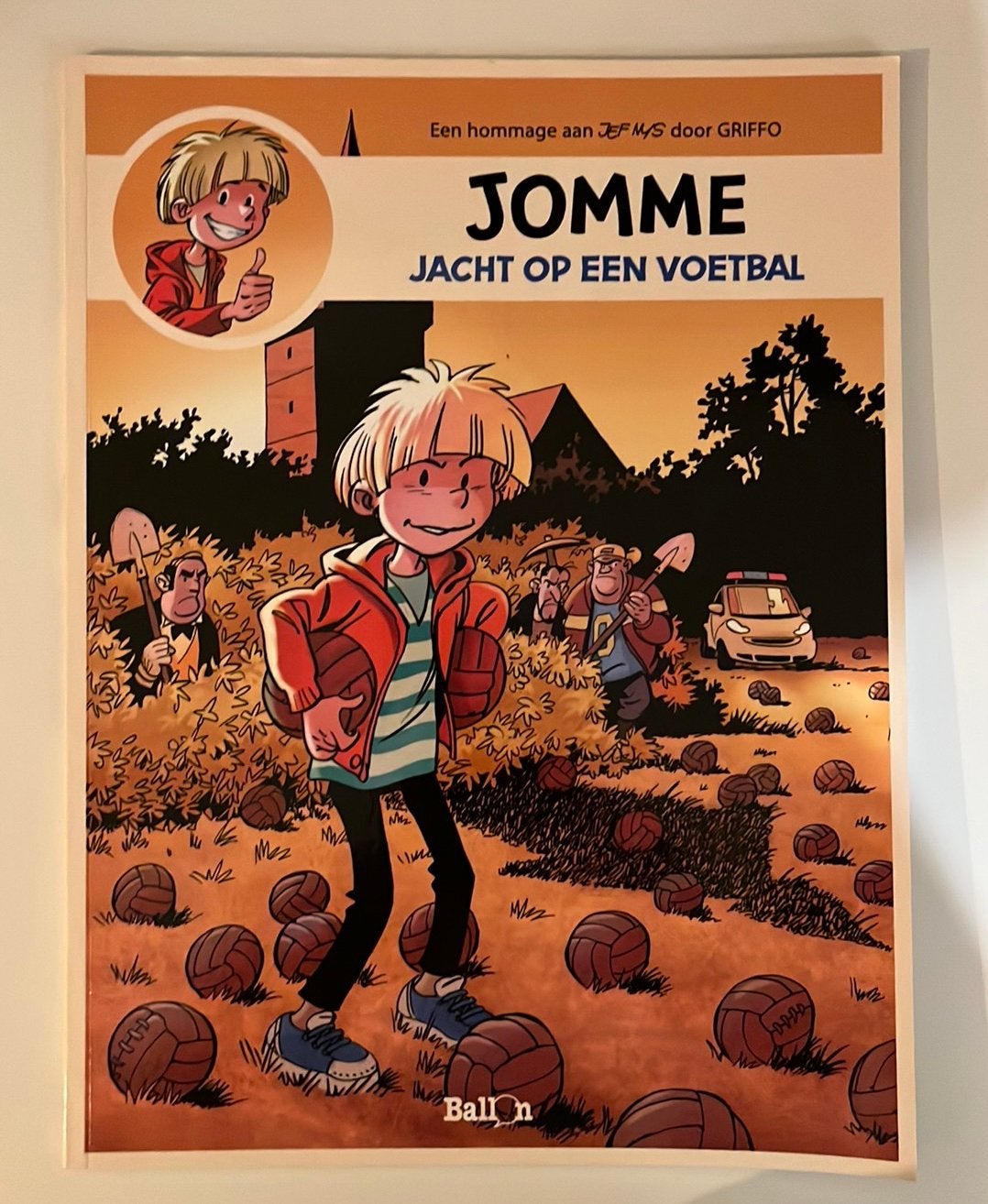Jomme - Jacht op een voetbal (Griffo) - Hommage aan Jef Nys, Boeken, Ophalen, Eén stripboek, Nieuw, Werner Goelen, alias Griffo