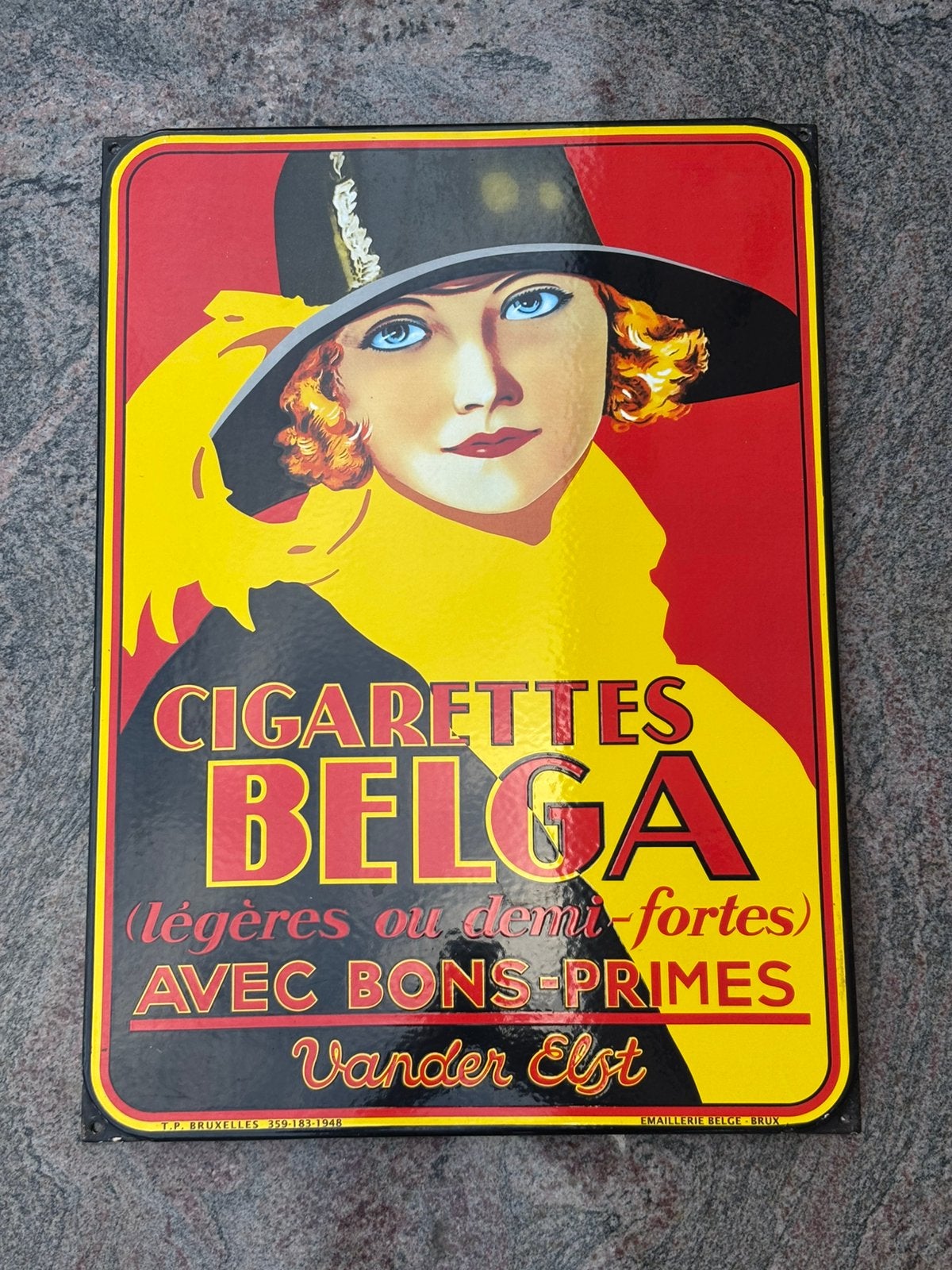 Emaille bord BELGA, Ophalen, Zo goed als nieuw