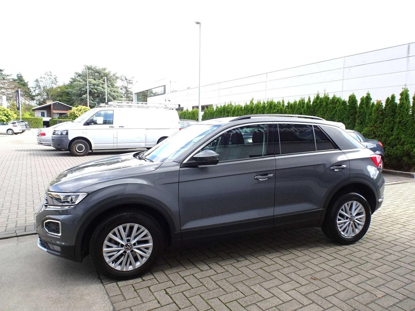 Volkswagen T-Roc 1.0TSi Style CARPLAY,FULL LED,ADAPT. CRUISE, Autos, Argent ou Gris, Euro 6, Entreprise, Boîte manuelle