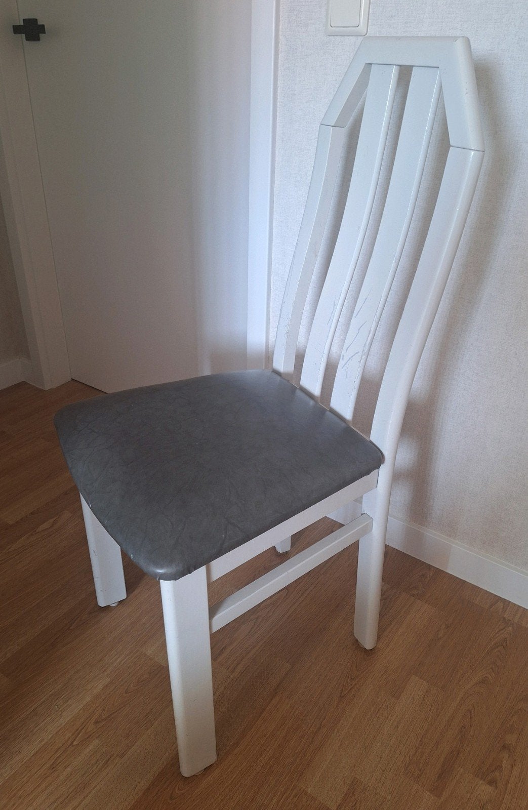 6 stoelen, Enlèvement