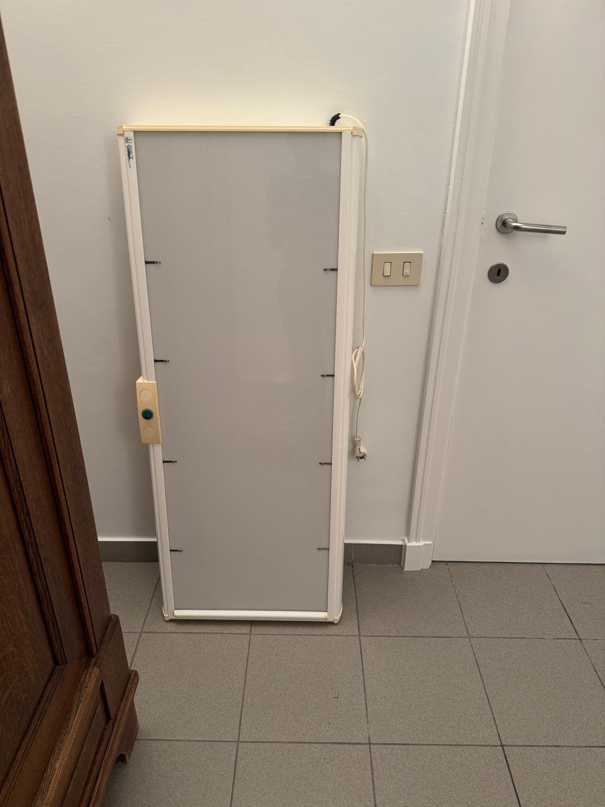 Grote Negatoscoop / Medische Lichtbak (52 x 126 cm), Ophalen, Zo goed als nieuw