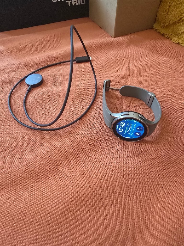 Samsung Galaxy Watch5 Pro 45 mm — Titane, verre saphir, Enlèvement, Avancer d'un pas, Comme neuf, Android