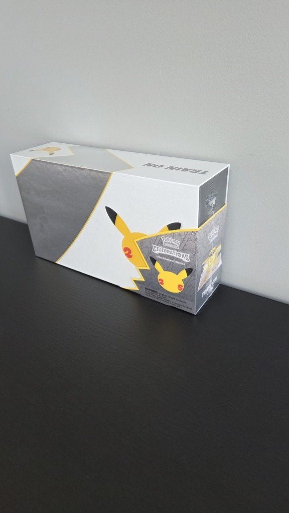 Pokemon ultra premium 25th celebrations set sealed, Enlèvement, Neuf, Autres types