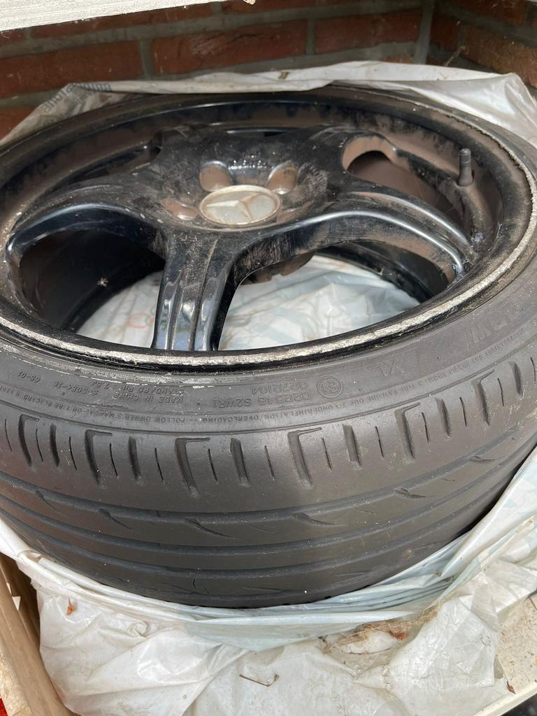 Lot de pneus 4 saisons avec jantes Mercedes, Enlèvement, Utilisé