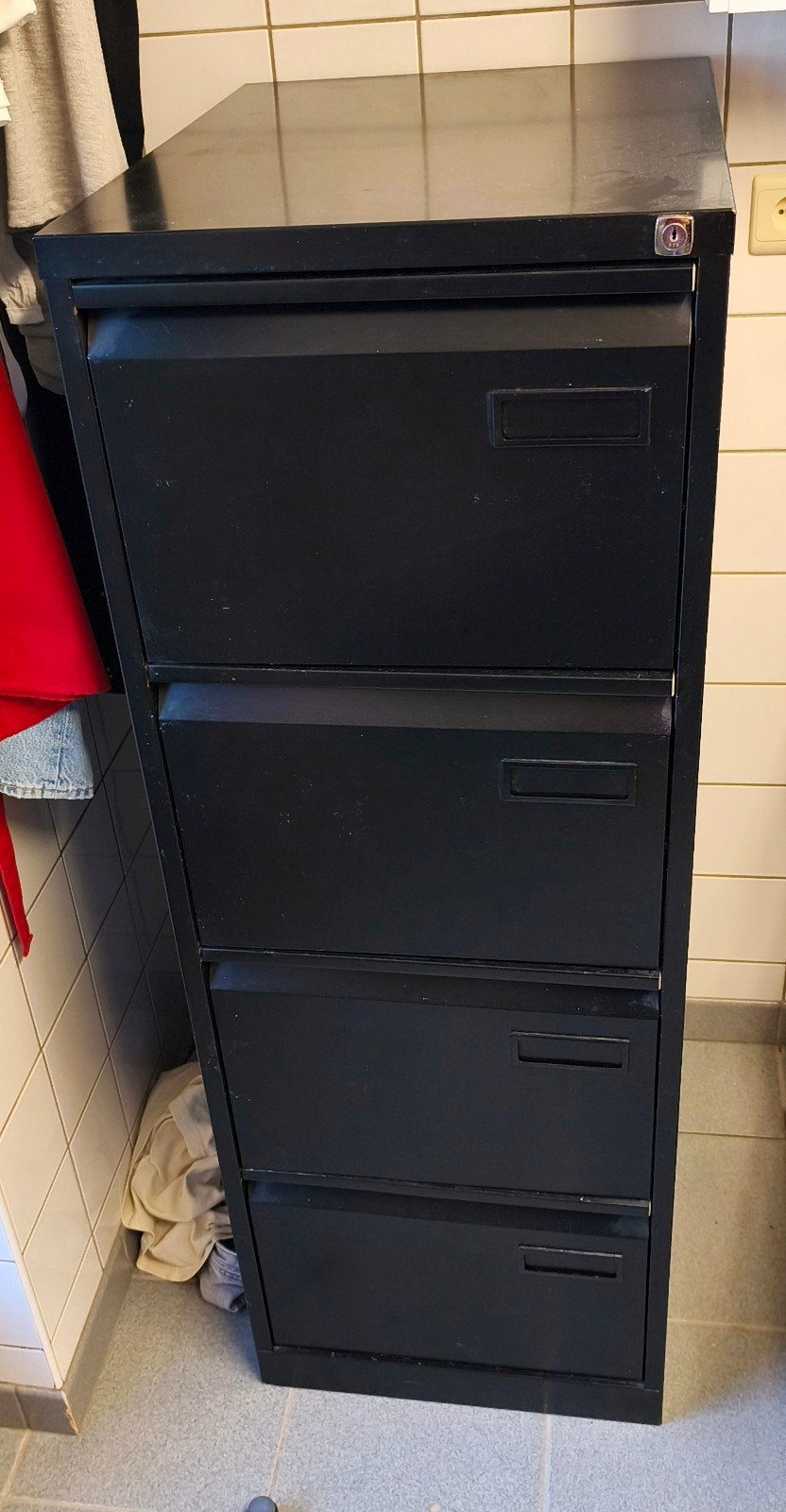 Meuble de rangement vintage en métal noir livraison gratuite, Maison & Meubles, Métal