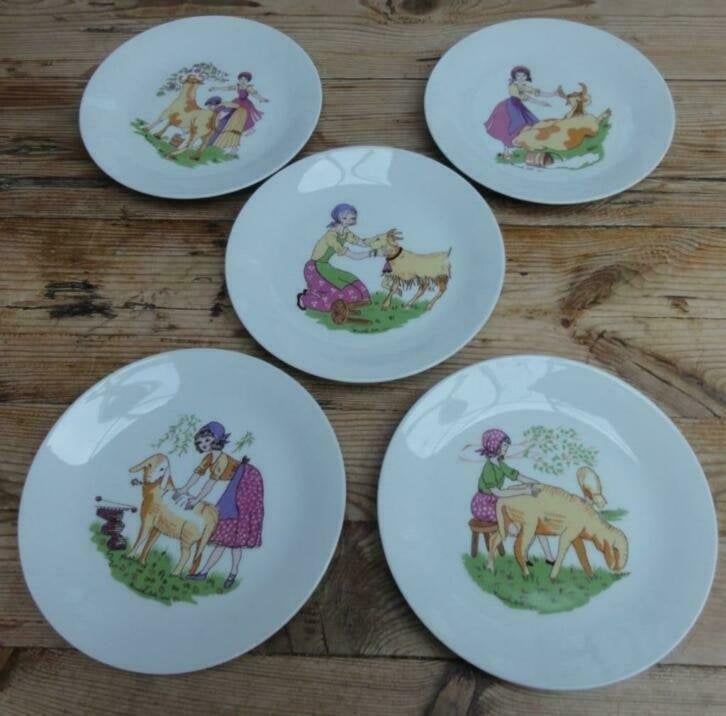 Nog 4 Franse ( kaas) bordjes, 2 x koe, 2 x schaap, Assiettes(s), -, Utilisé, Autres styles