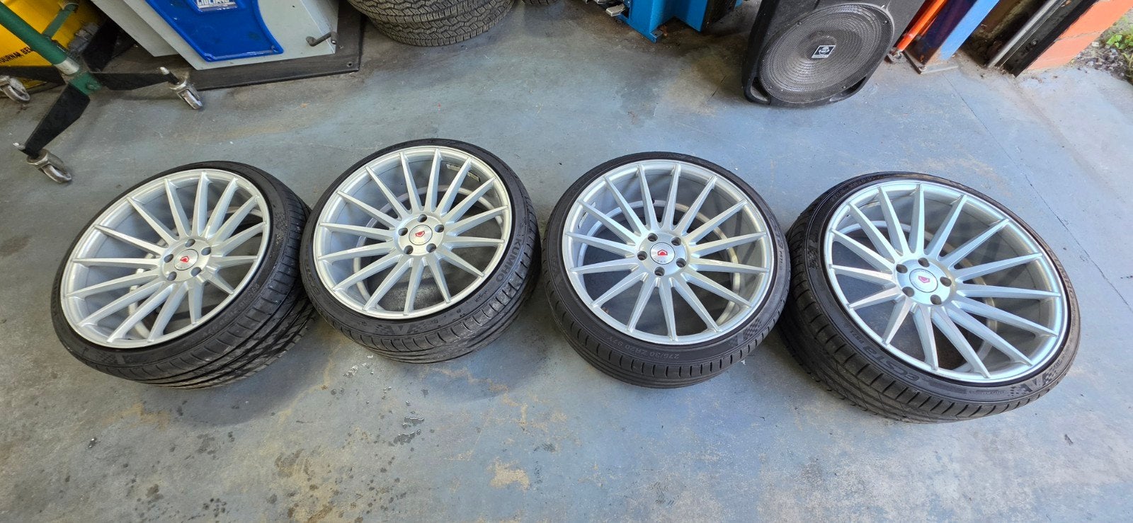 20" Vossen 5x112, Auto-onderdelen, Ophalen, Gebruikt, 275 mm, Band(en)