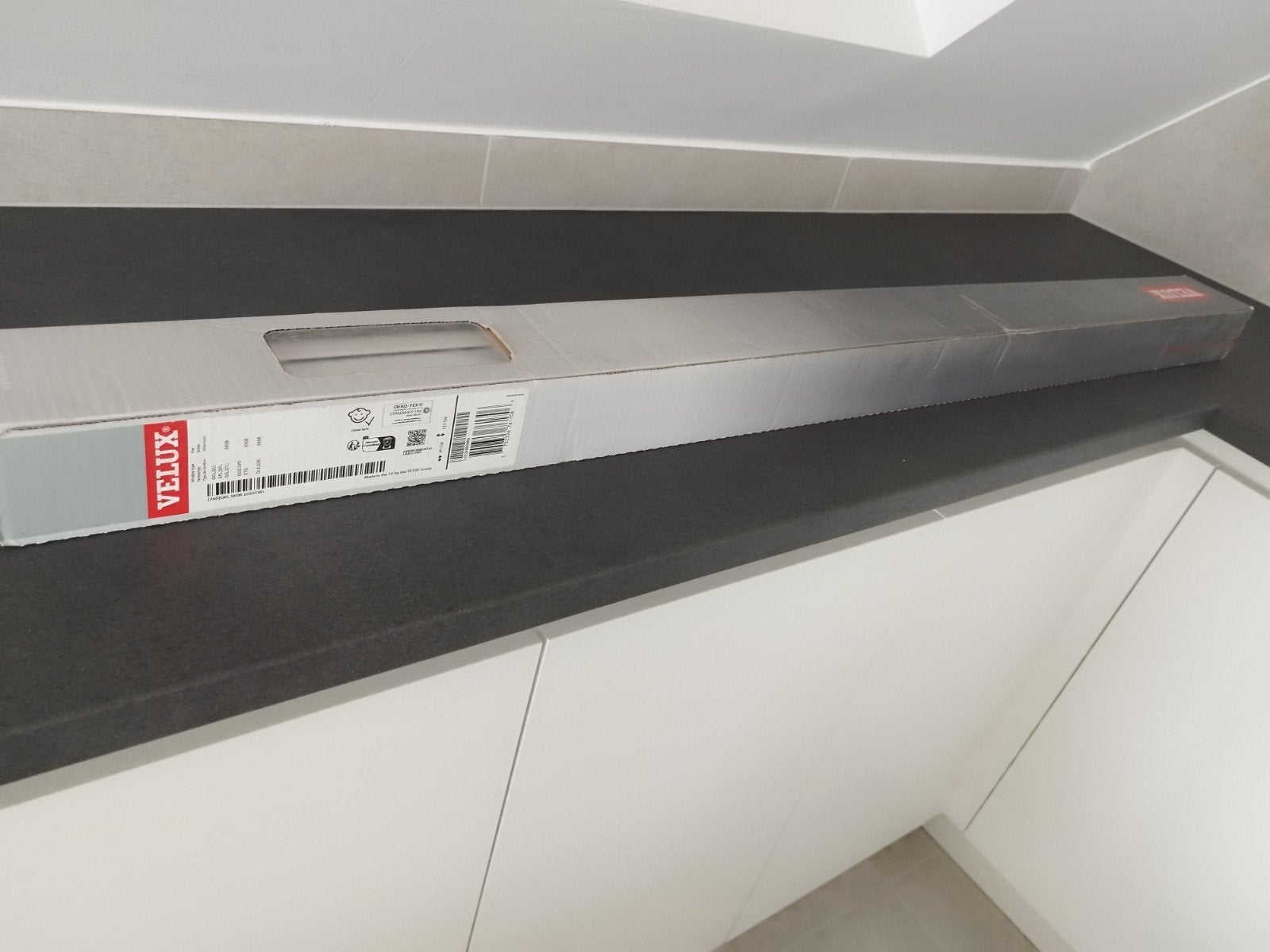 Velux rolgordijn 97cm 122cm, Huis en Inrichting, Stoffering | Gordijnen en Lamellen, Ophalen, Nieuw
