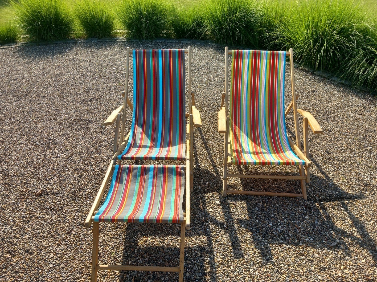 Twee strandstoelen., Ophalen