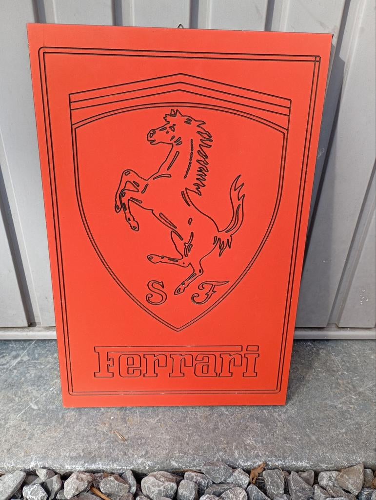 Plaque en bois Ferrari, Enlèvement