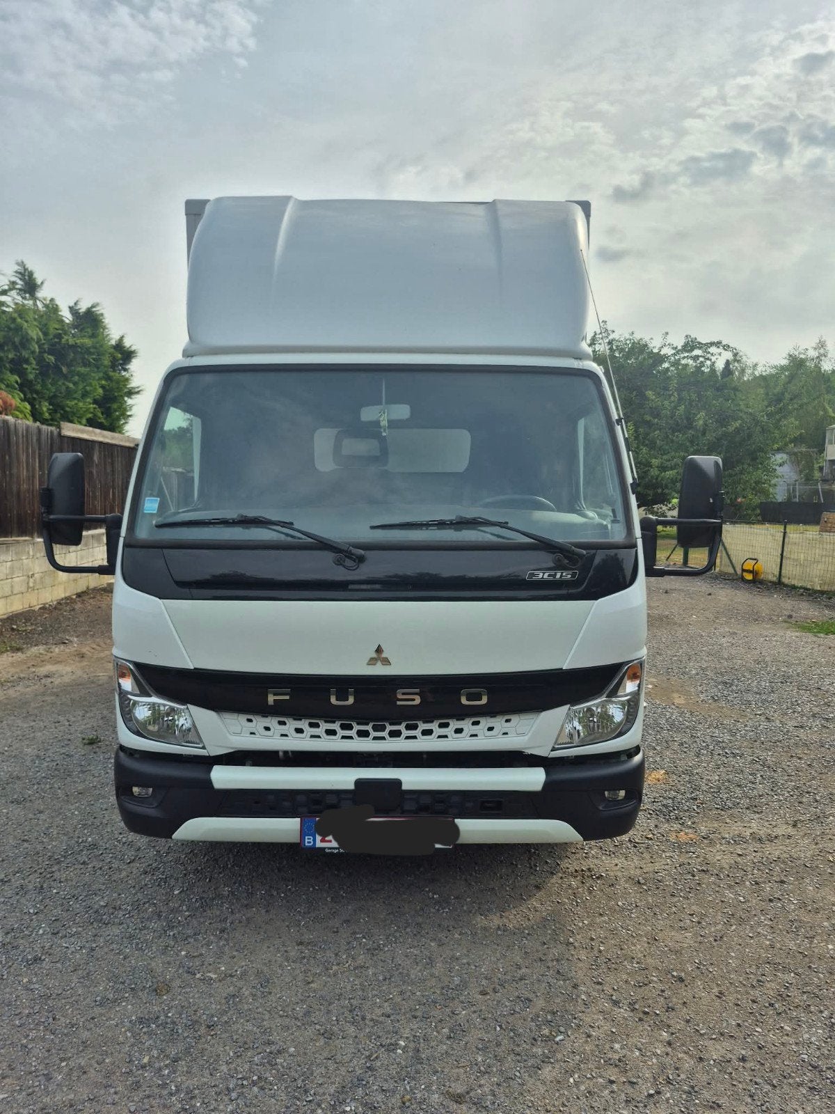 Fuso Canter, Autos, Commande vocale, Achat, 3 places, Noir