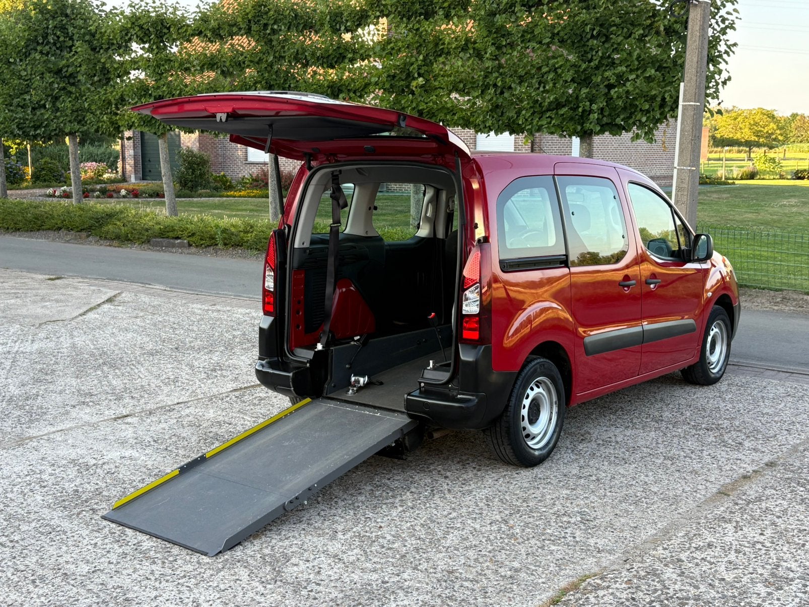 ♿️Citroën Berlingo 1.6benzine Rolstoel Invalide TPMR, Autos, Citroën, Rouge, Achat, Euro 6, Entreprise