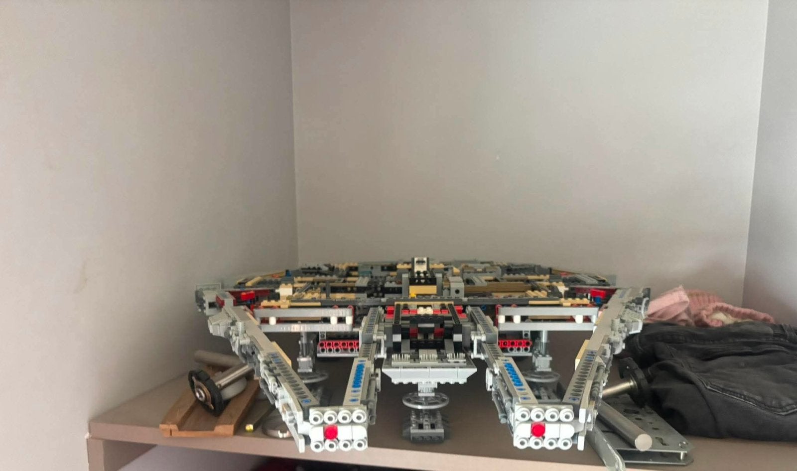 LEGO Star Wars Millennium Falcon 75192– gedeeltelijk gebouwd, Enlèvement, Comme neuf