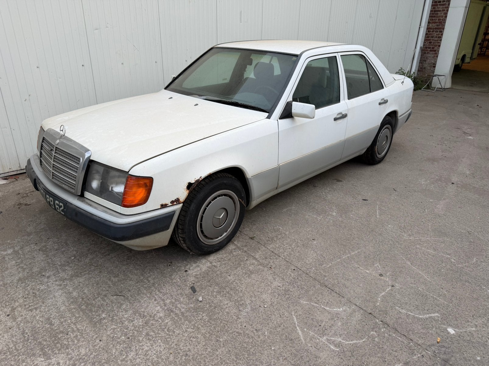 Mercedes W124 250D, Enlèvement ou Envoi, Utilisé, Mercedes-Benz