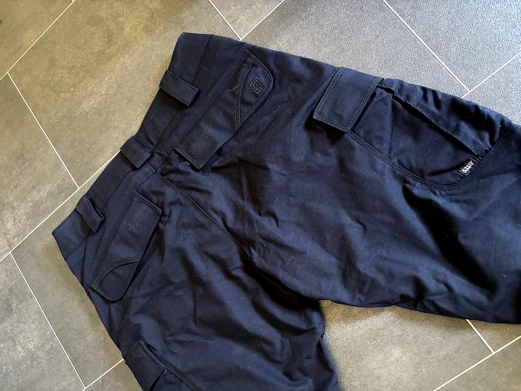 Pantalon 5.11 tactical, Enlèvement, Comme neuf