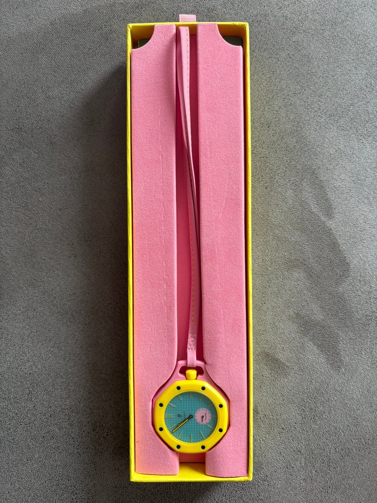 Ap swatch, Enlèvement ou Envoi, Comme neuf, Garçon ou Fille