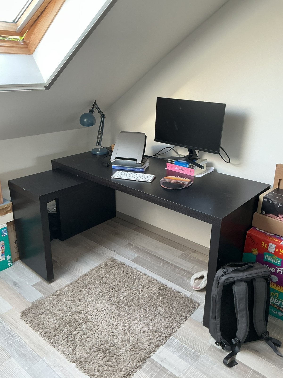 Bureau simple noir, Goulotte de câbles, Utilisé, IKEA, Enlèvement